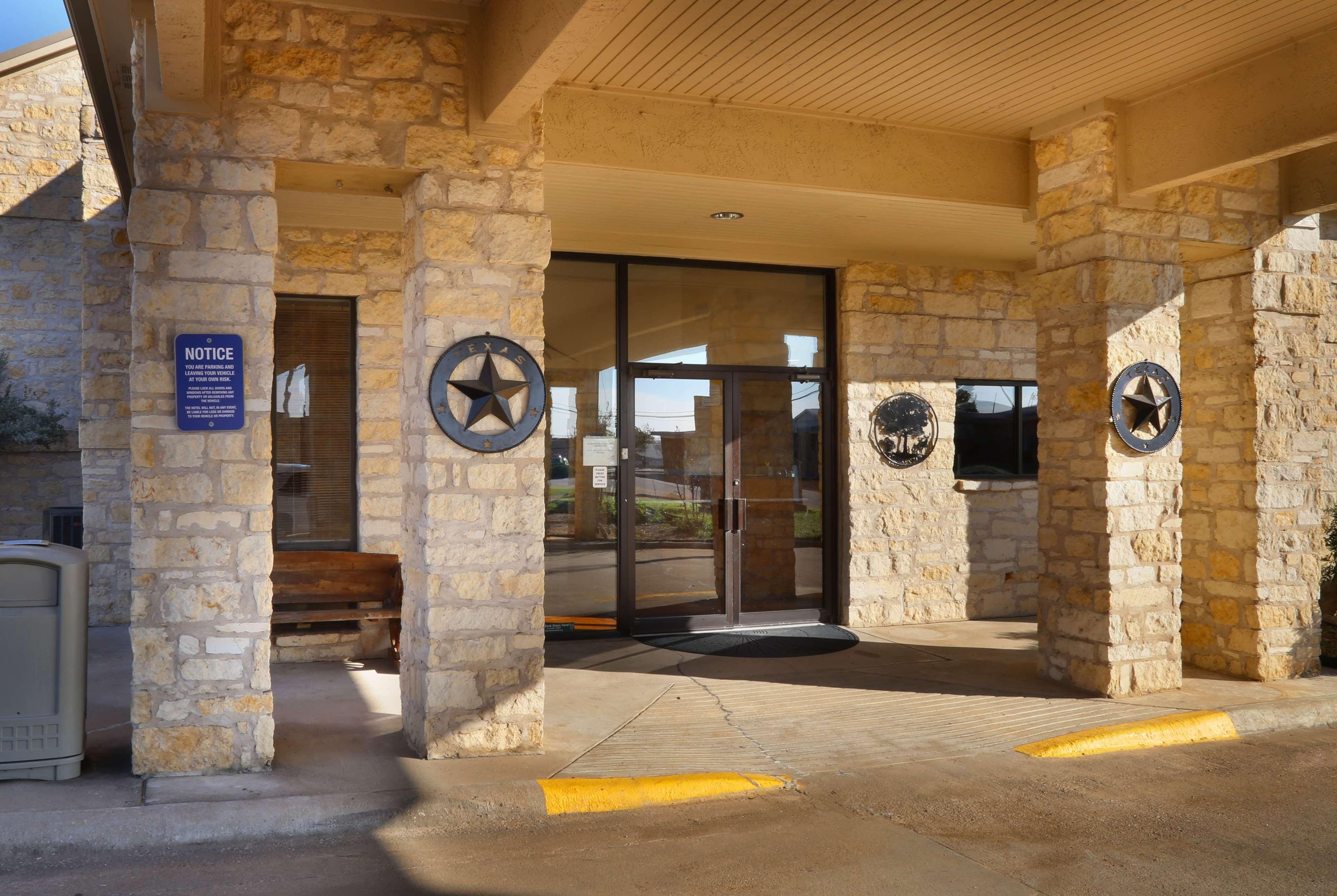 Days Inn & Suites By Wyndham Llano Exterior photo